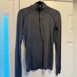 Lululemon Swiftly Zip up Size 8